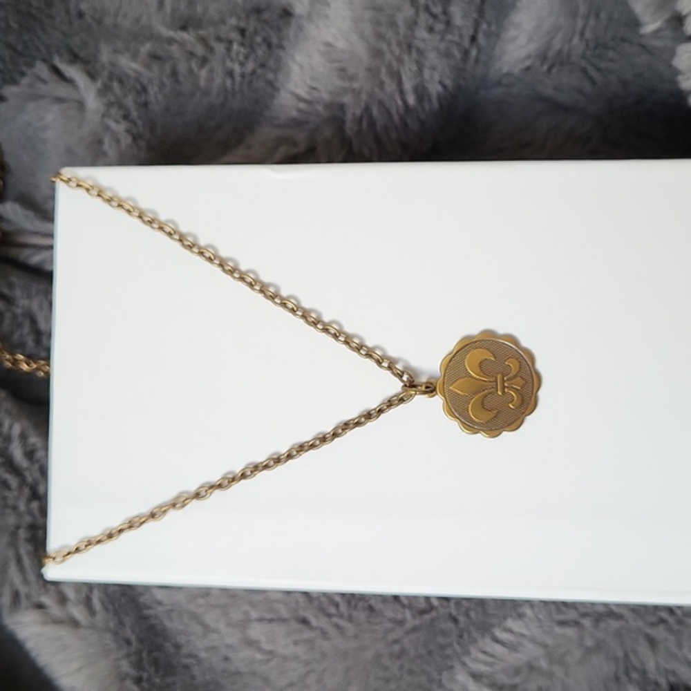 NWOT Handmade Fleur-de-lis Necklace!